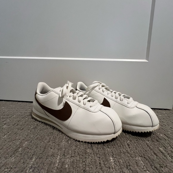 Nike Shoes - Nike Cortez